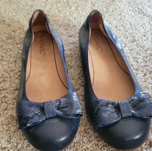 Vionic Navy Blue Bow Flats